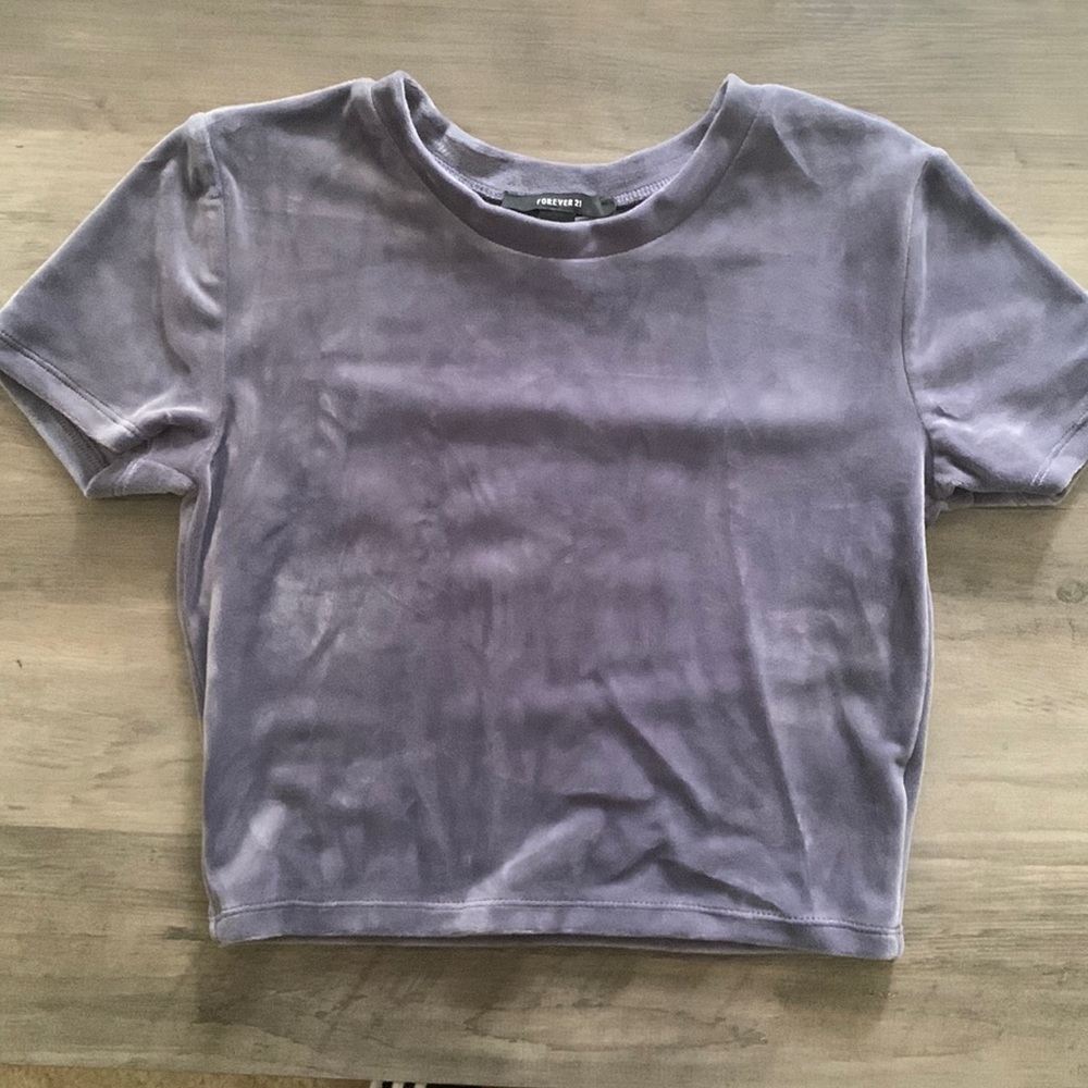 Forever 21 juniors/women’s size large, crop velour periwinkle top